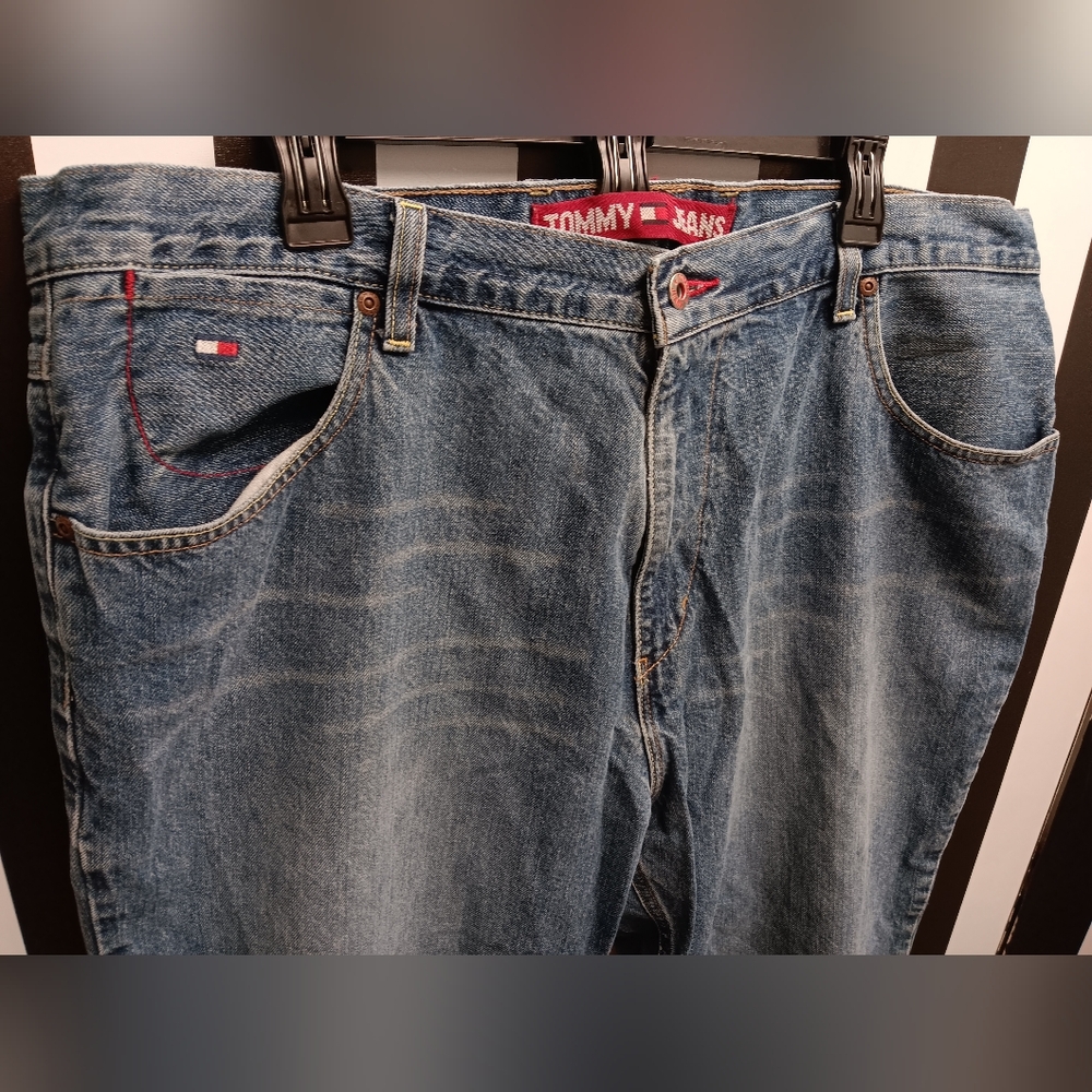 Tommy Hilfiger Jeans. - Picture 4 of 8